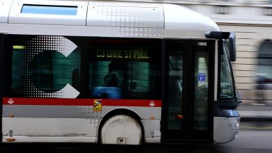 Bus incendiés, projectiles lancés sur des policiers, une deuxième nuit de violences à Rillieux-la-Pape